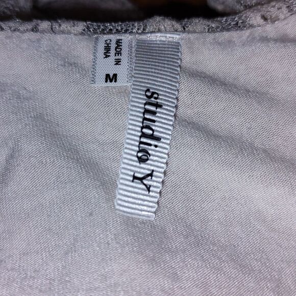 Studio Y cream lacey overlay wide band hem Sz M - Picture 5 of 5